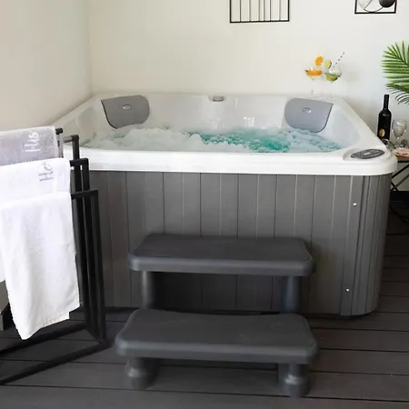 Mobile Maris With Jacuzzi Сasa de vacaciones
